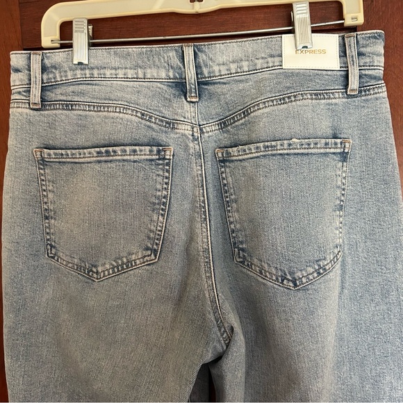 Express High Waisted Light Wash Pleated Wide Leg Jean - Size 8LONG - Picture 6 of 7